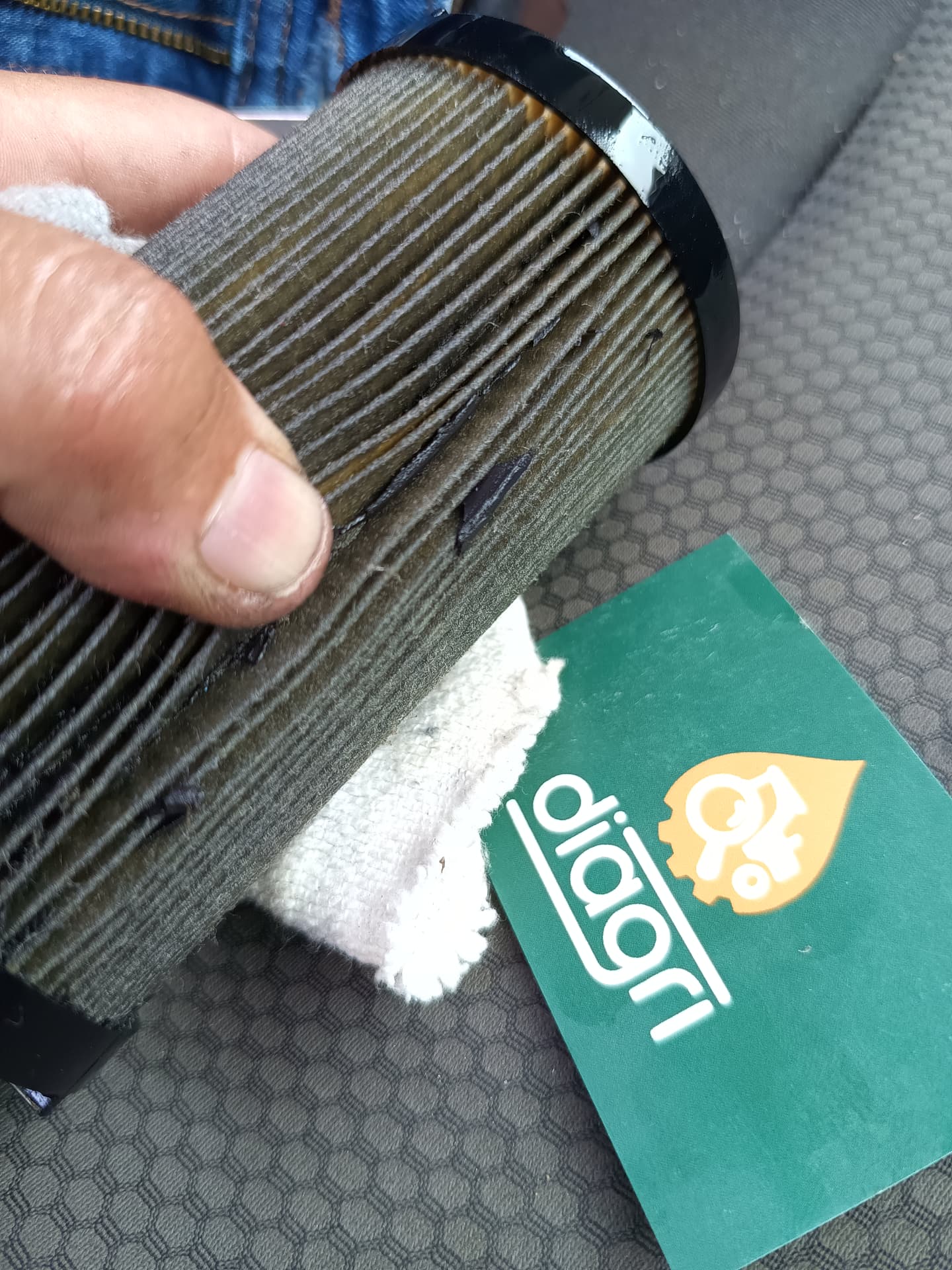 Filtre chargé de morceaux de joint